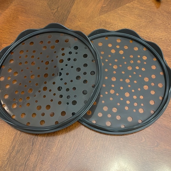 The Pampered Chef Microwave Potato Chip maker. - Picture 2 of 2